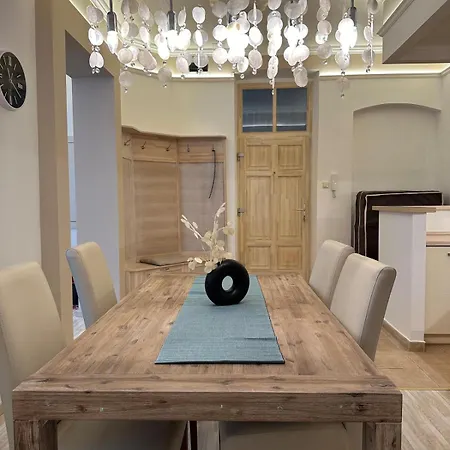 Apartamento Király *