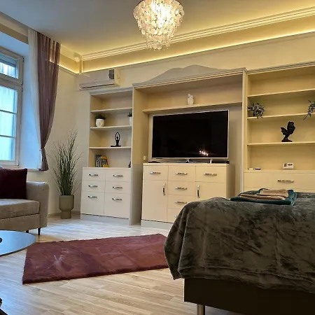 Apartamento Király *